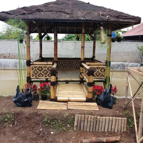jasa pembuatan gazebo saung bambu 1